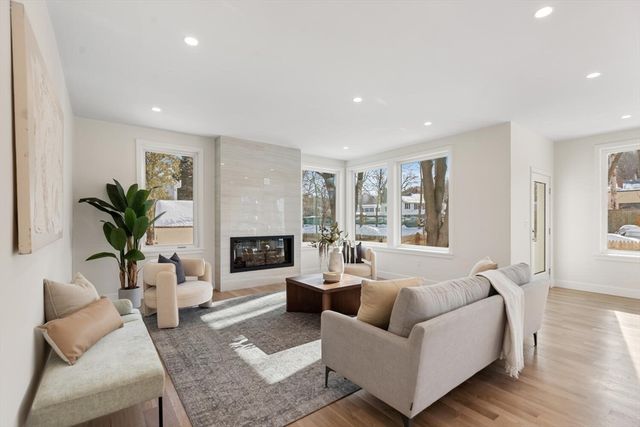 12 Brandon St, Lexington, MA 02420