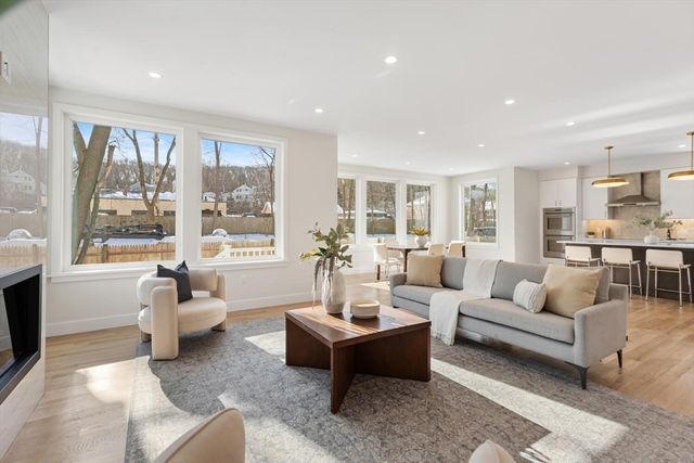 12 Brandon St, Lexington, MA 02420