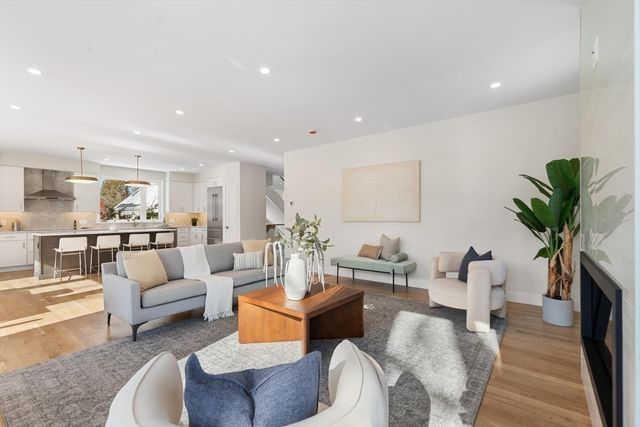 12 Brandon St, Lexington, MA 02420