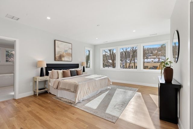 12 Brandon St, Lexington, MA 02420