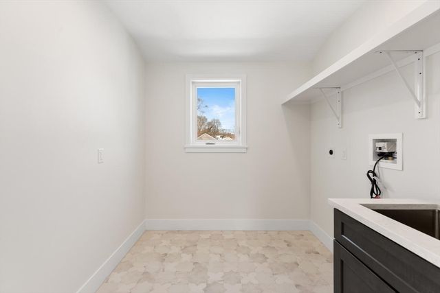 12 Brandon St, Lexington, MA 02420