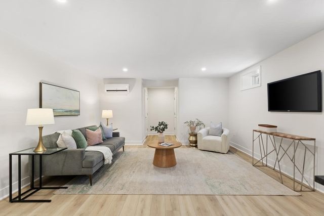 12 Brandon St, Lexington, MA 02420