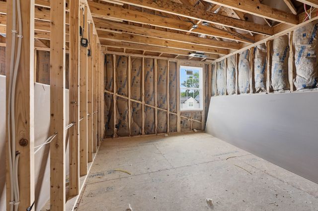 302 Switchgrass Dr, Clarksville, TN 37042