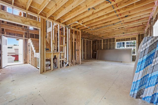 302 Switchgrass Dr, Clarksville, TN 37042