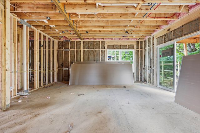 302 Switchgrass Dr, Clarksville, TN 37042