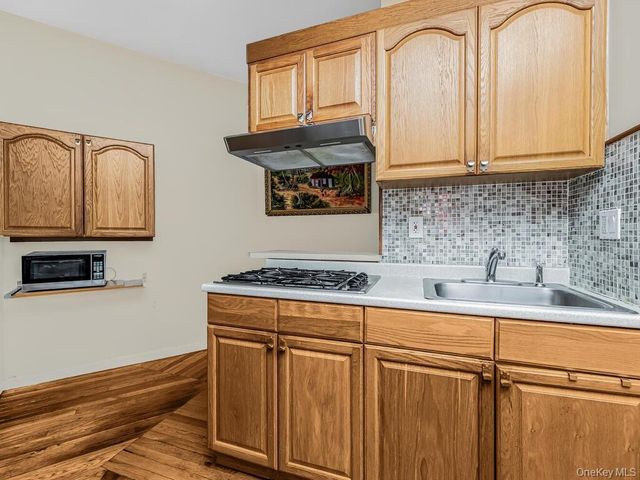 91 E 208th Street 3K, Bronx, NY 10467