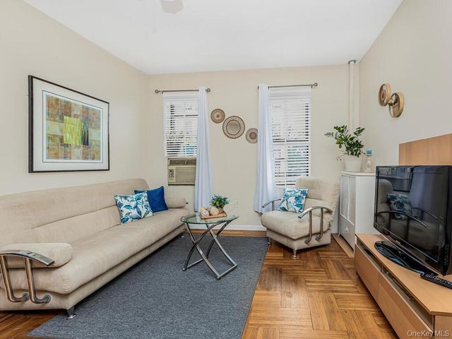 91 E 208th Street 3K, Bronx, NY 10467