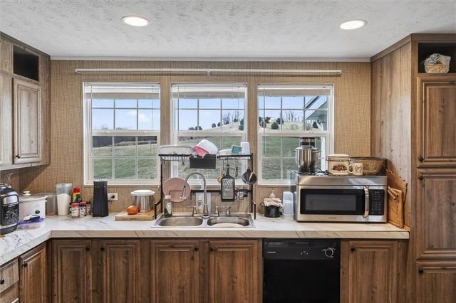 1926 Fairview Rd, Peebles, OH 45660
