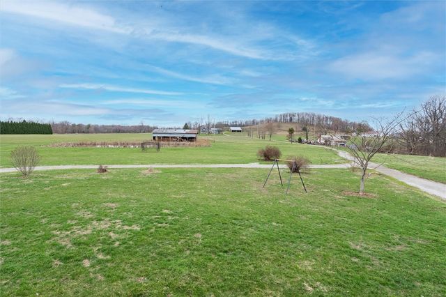 1926 Fairview Rd, Peebles, OH 45660