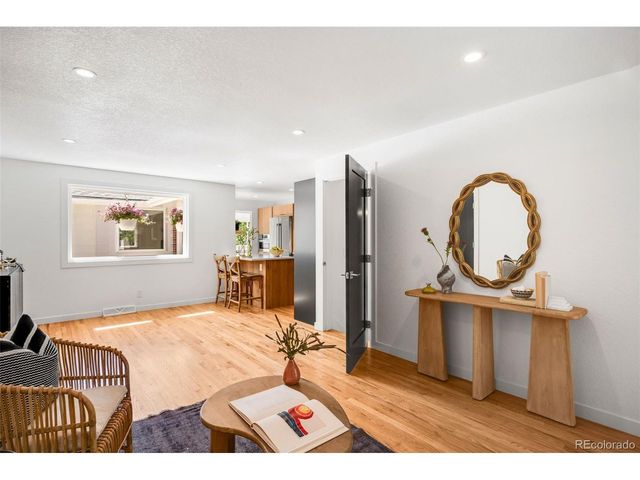 2560 Queen St, Lakewood, CO 80215