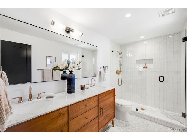 2560 Queen St, Lakewood, CO 80215