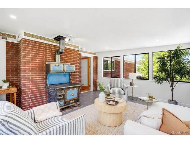2560 Queen St, Lakewood, CO 80215