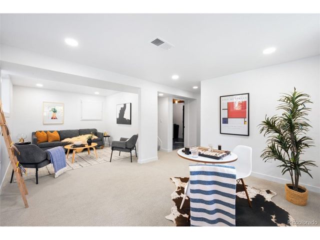2560 Queen St, Lakewood, CO 80215