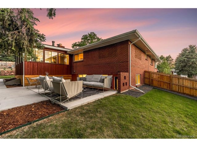2560 Queen St, Lakewood, CO 80215