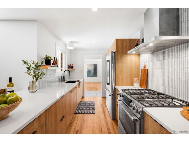 2560 Queen St, Lakewood, CO 80215