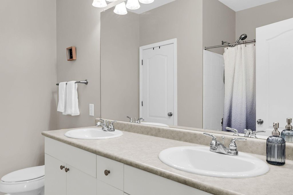 Image 19 of property listing at 2224 Egret Crest Lane, Charleston, SC 29414