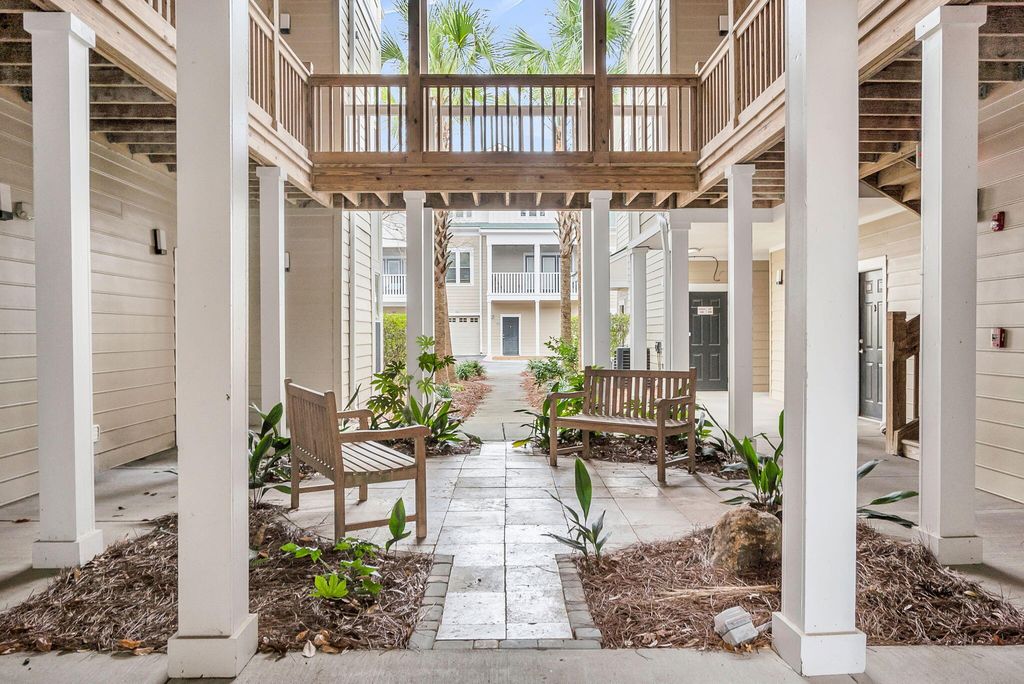 Image 2 of property listing at 2224 Egret Crest Lane, Charleston, SC 29414