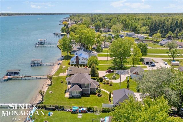 9377 River Road, Clay Twp, MI 48001