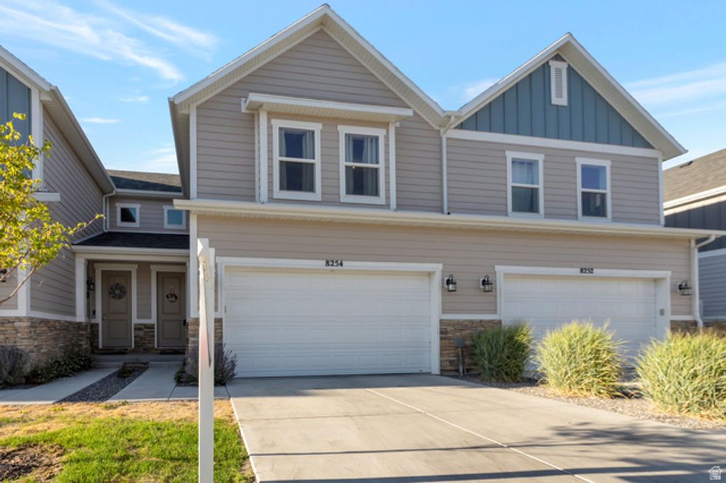 8254 W CASCADE VIEW WAY, Magna, UT 84044