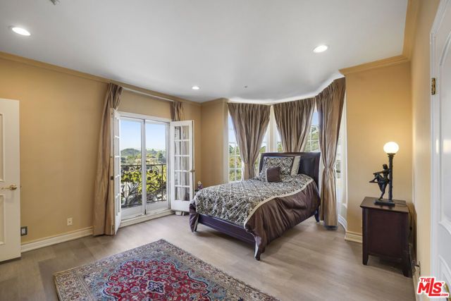 2258 Gloaming Way, Beverly Hills, CA 90210