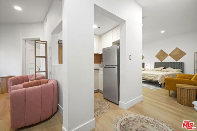 2258 Gloaming Way, Beverly Hills, CA 90210