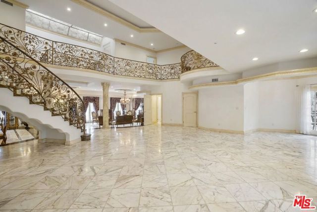 2258 Gloaming Way, Beverly Hills, CA 90210