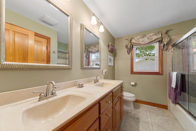 20 Mitchell Drive, Faribault, MN 55021