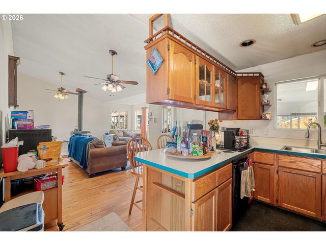 2672 COLUMBIA Blvd, St Helens, OR 97051