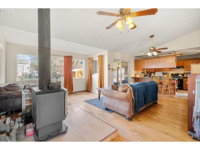 2672 COLUMBIA Blvd, St Helens, OR 97051