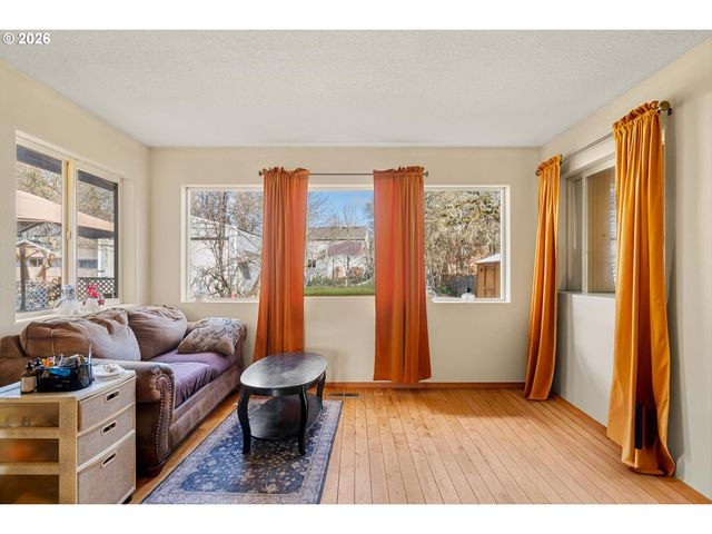 2672 COLUMBIA Blvd, St Helens, OR 97051