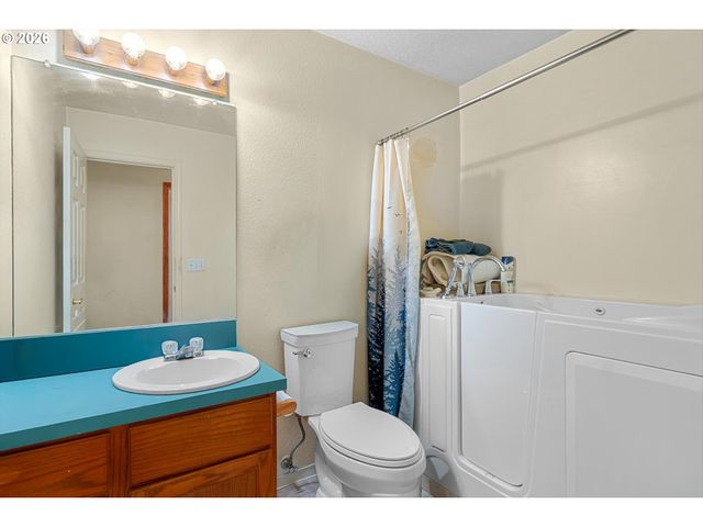 2672 COLUMBIA Blvd, St Helens, OR 97051