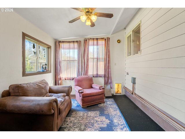 2672 COLUMBIA Blvd, St Helens, OR 97051