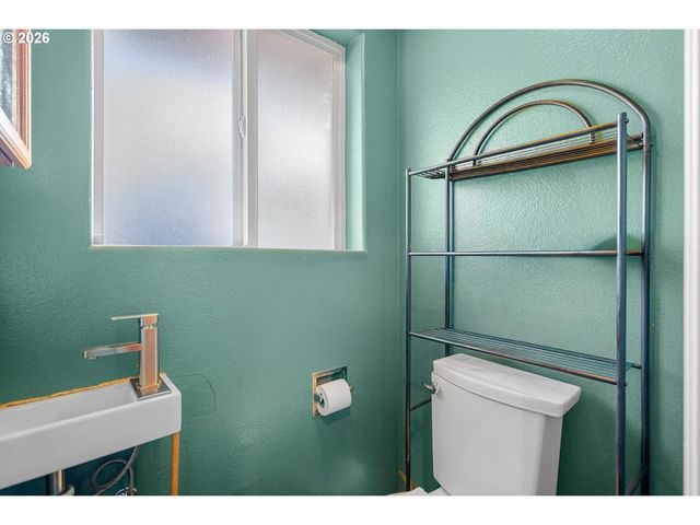 2672 COLUMBIA Blvd, St Helens, OR 97051