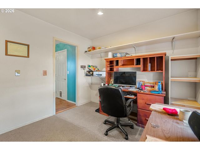 2672 COLUMBIA Blvd, St Helens, OR 97051