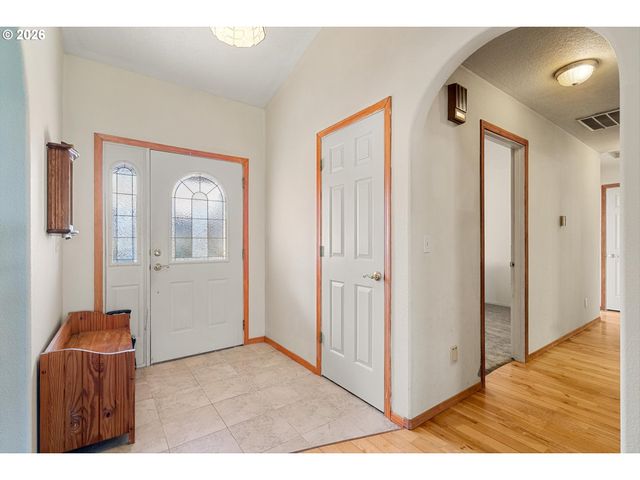 2672 COLUMBIA Blvd, St Helens, OR 97051