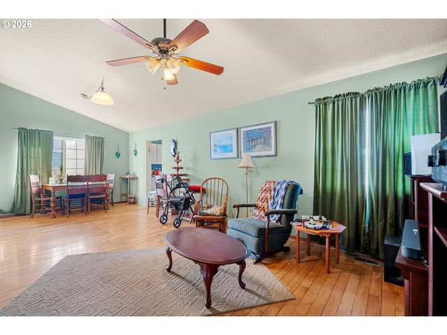 2672 COLUMBIA Blvd, St Helens, OR 97051