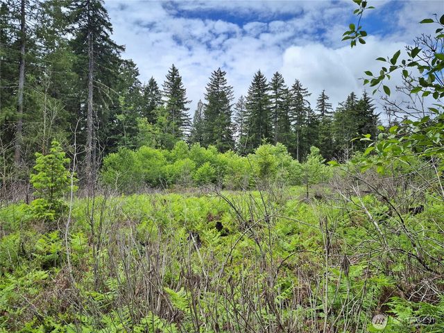 7 W Wilderness Lane, Seabeck, WA 98380