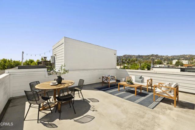 643 N Hayworth Avenue, Los Angeles, CA 90048