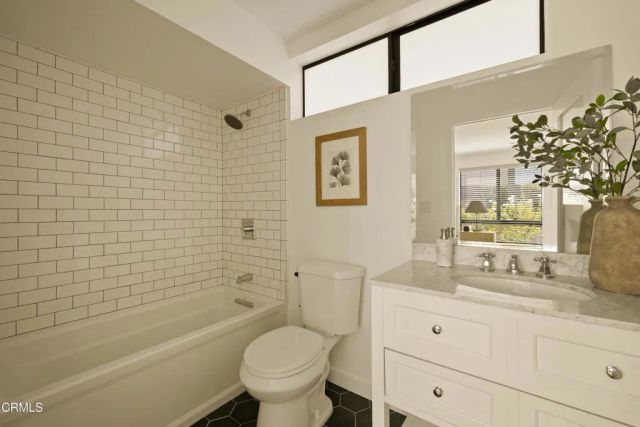 643 N Hayworth Avenue, Los Angeles, CA 90048