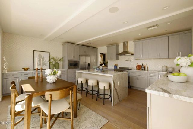 643 N Hayworth Avenue, Los Angeles, CA 90048