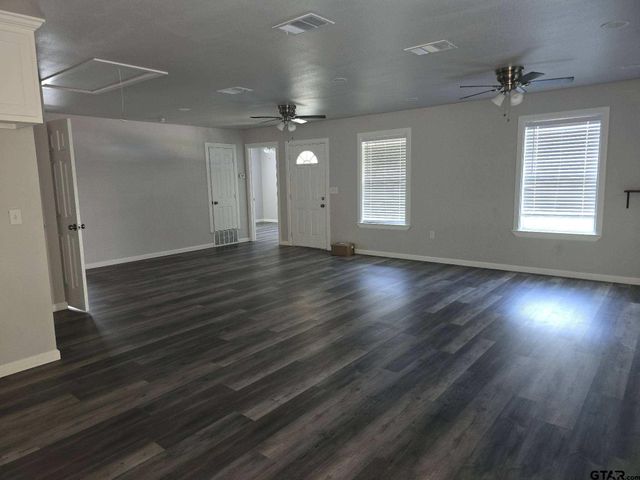 412 Lindsey Street, Daingerfield, TX 75638