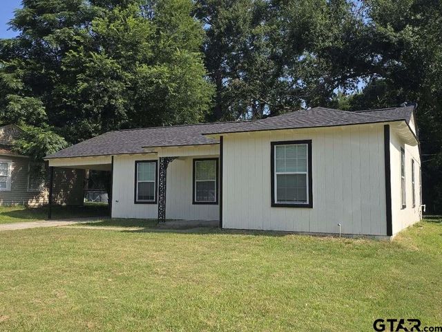 412 Lindsey Street, Daingerfield, TX 75638