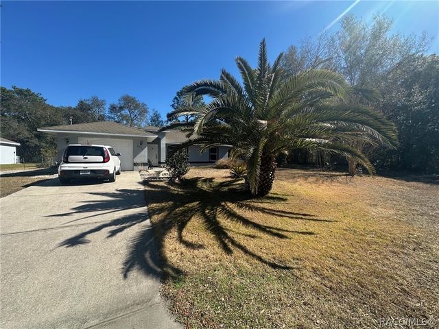 8497 N Empire Avenue, Citrus Springs, FL 34433