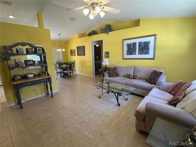 8497 N Empire Avenue, Citrus Springs, FL 34433