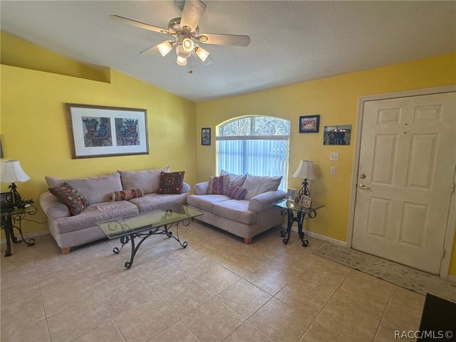 8497 N Empire Avenue, Citrus Springs, FL 34433