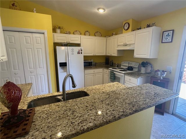 8497 N Empire Avenue, Citrus Springs, FL 34433