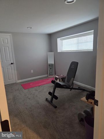 2 VILLA CIR, Berlin, NJ 08009