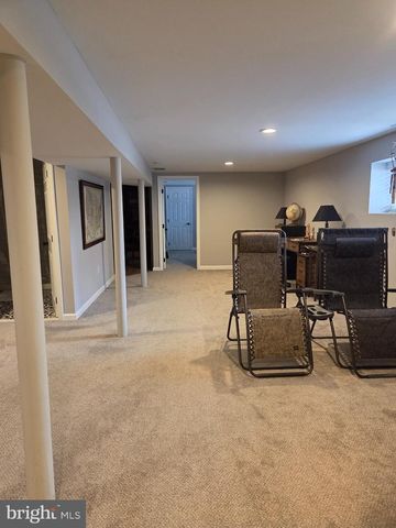 2 VILLA CIR, Berlin, NJ 08009