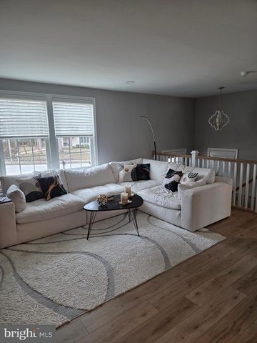 2 VILLA CIR, Berlin, NJ 08009