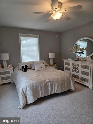 2 VILLA CIR, Berlin, NJ 08009